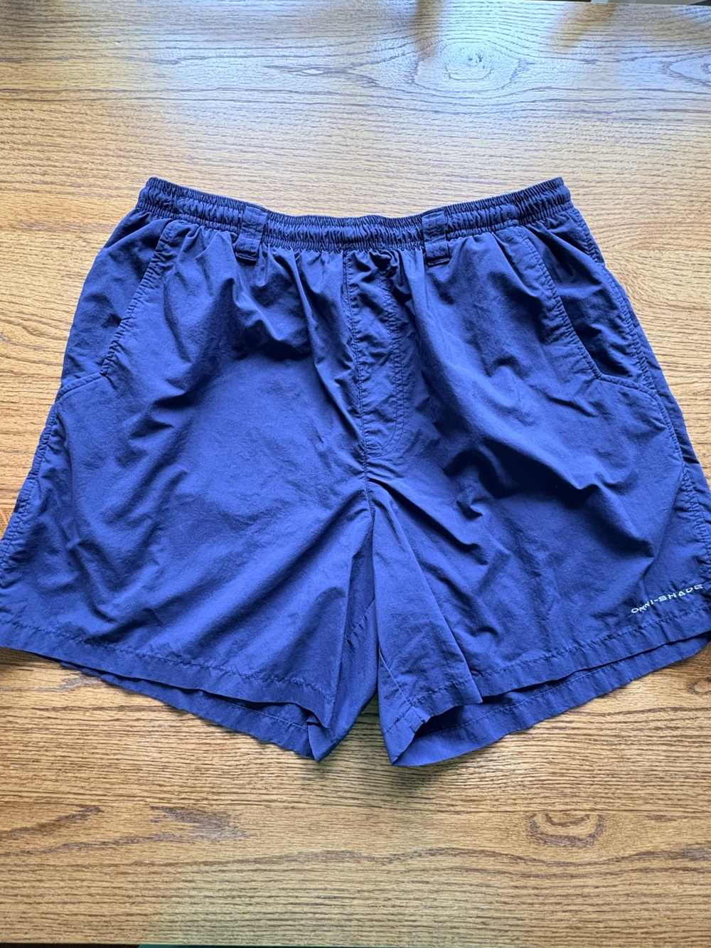 Columbia PFG Men’s- Large Navy Blue Backcast Shorts- 6” inseam- Omnishade